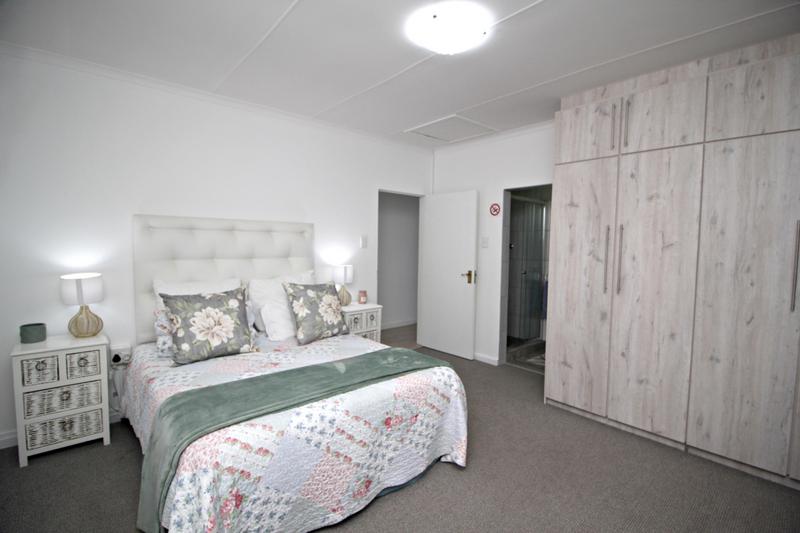5 Bedroom Property for Sale in Fraaiuitsig Western Cape